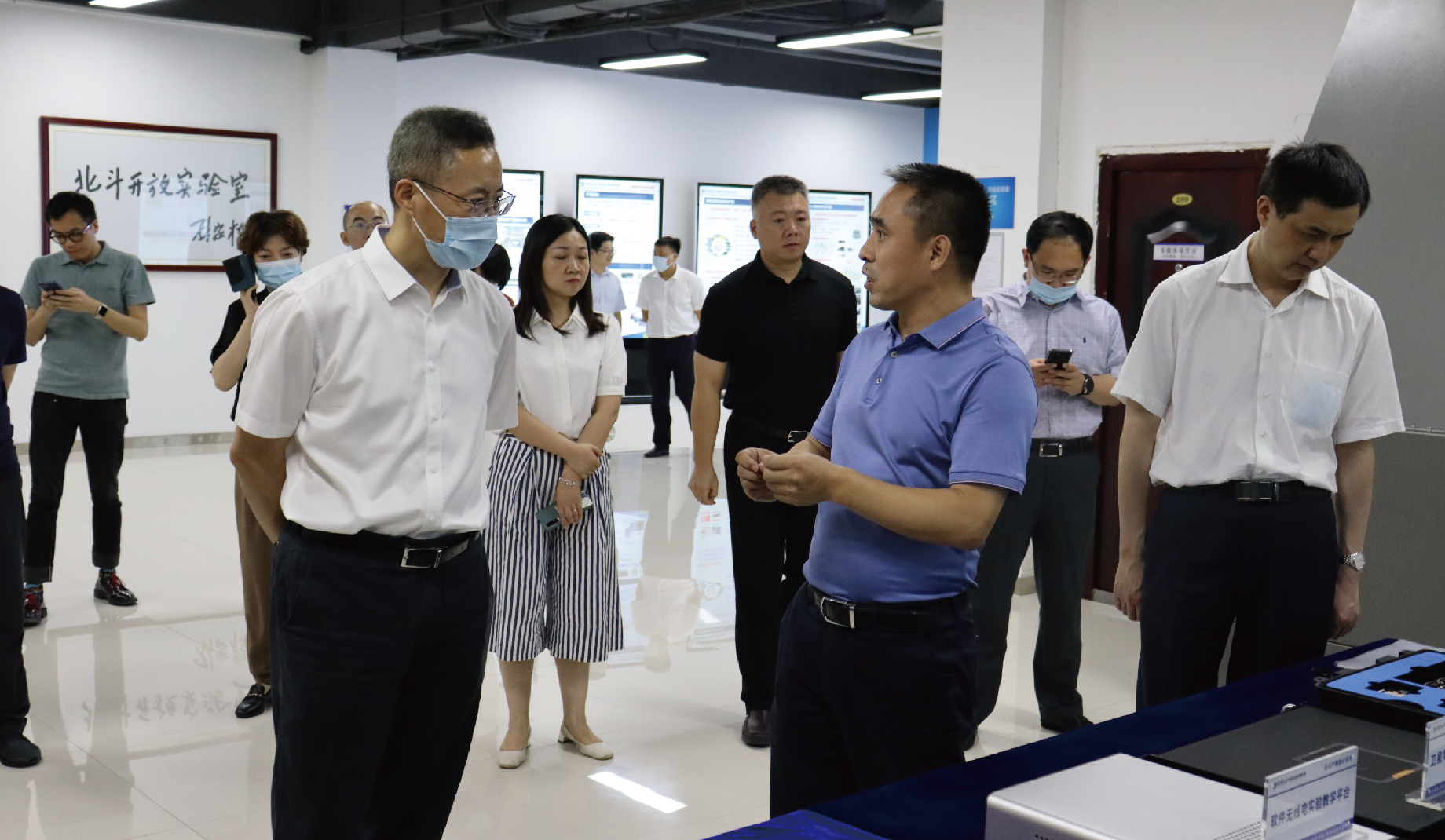 2021年9月15日，，，，国家发改委立异和高手艺生长司司长沈竹林一行莅临调研